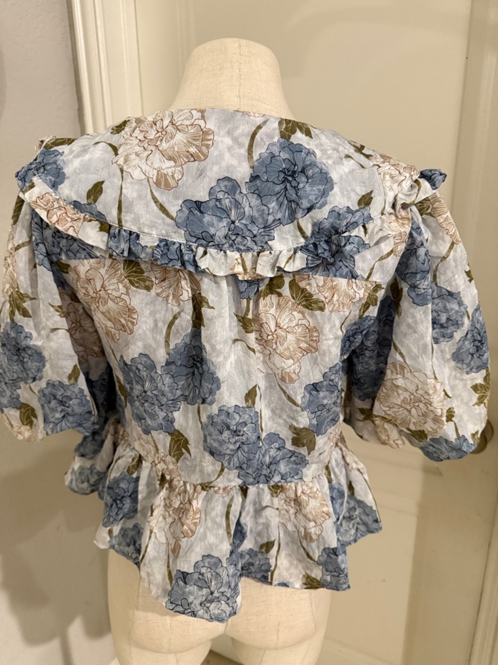 Aureum floral French tie blouse small - Picture 5 of 7